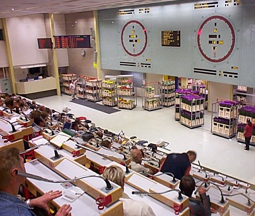Aalsmeer-Centre de distribution et vente aux ench�res de fleurs-6.jpg - 73.94 K