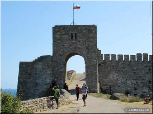 Entrée dans la villa médiévale