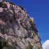 Falaise où se trouve la grotte 