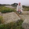 Au dessus du dolmen des pierres plates 