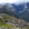 Machu Picchu dans les nuages 