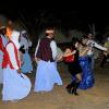 Douz. Souper spectacle de folklore berbère. Les touristes sont invités à participer... sans oublier son sac à main ;o)